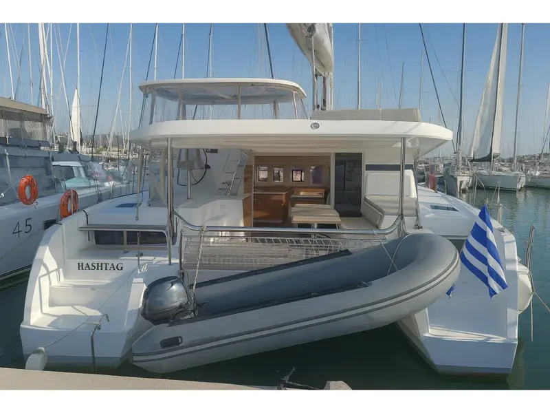 HASHTAG, Lagoon 43