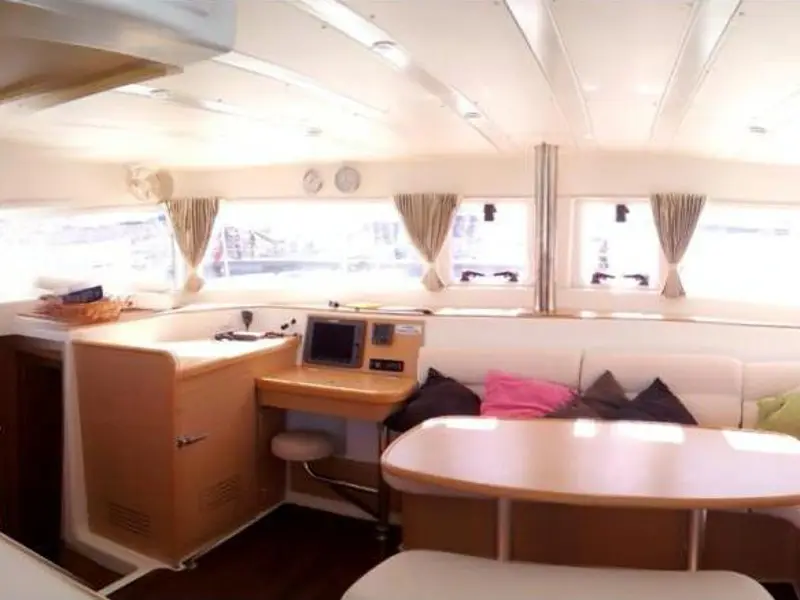 Paluko, Interior image