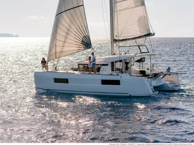 Voile A Doc, Lagoon 40