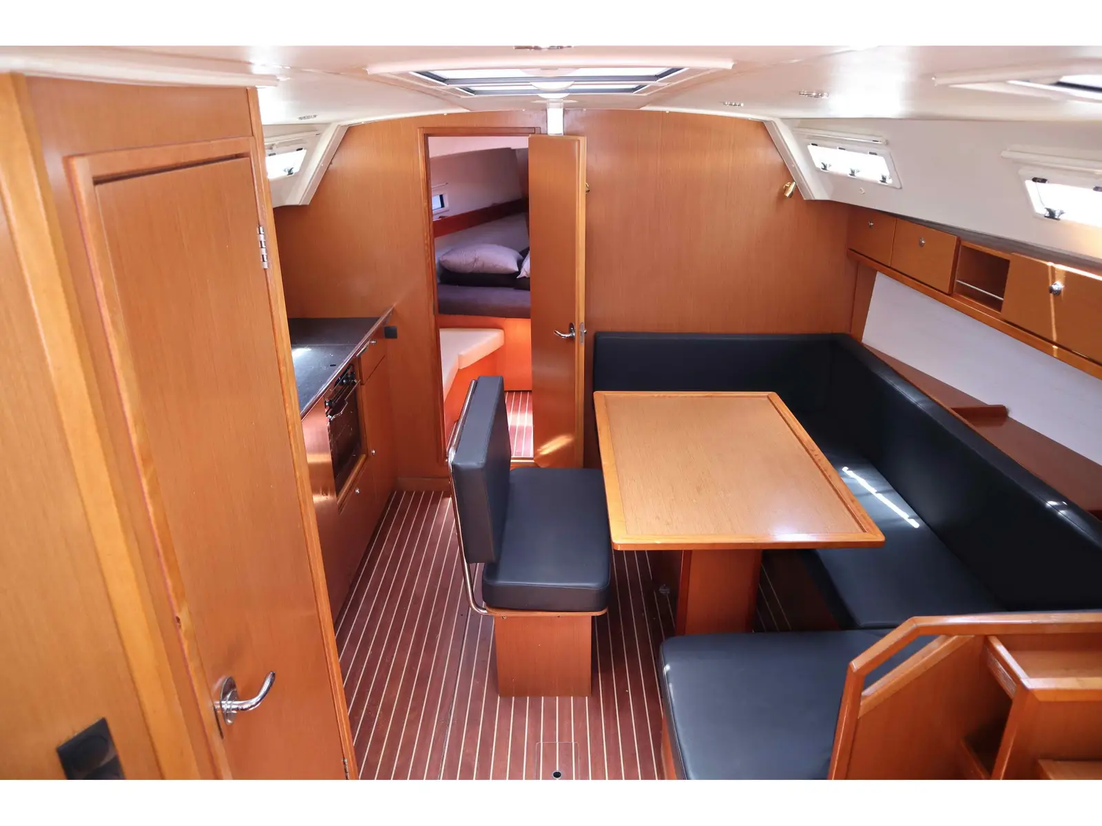 Fortuna Redux, Interior image