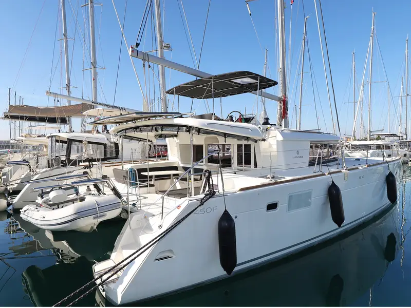 LILITH, Lagoon 450