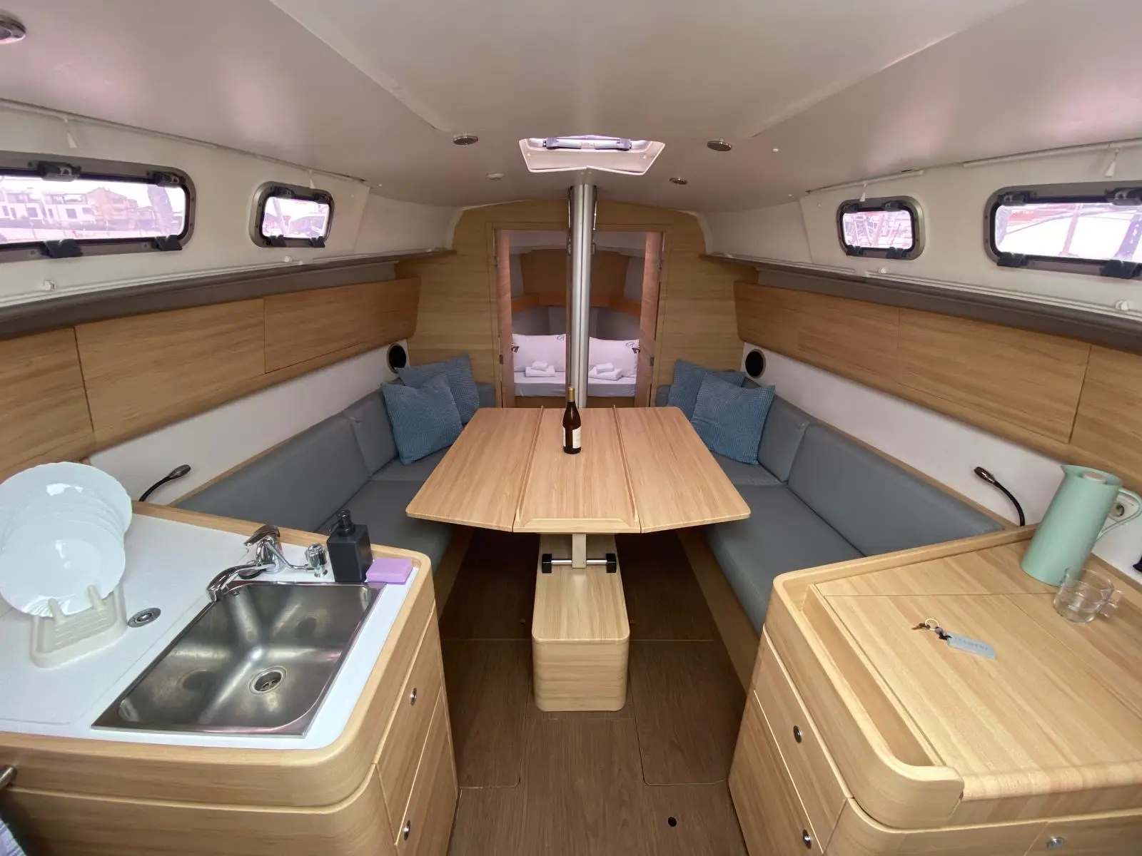 Aries, Interior image
