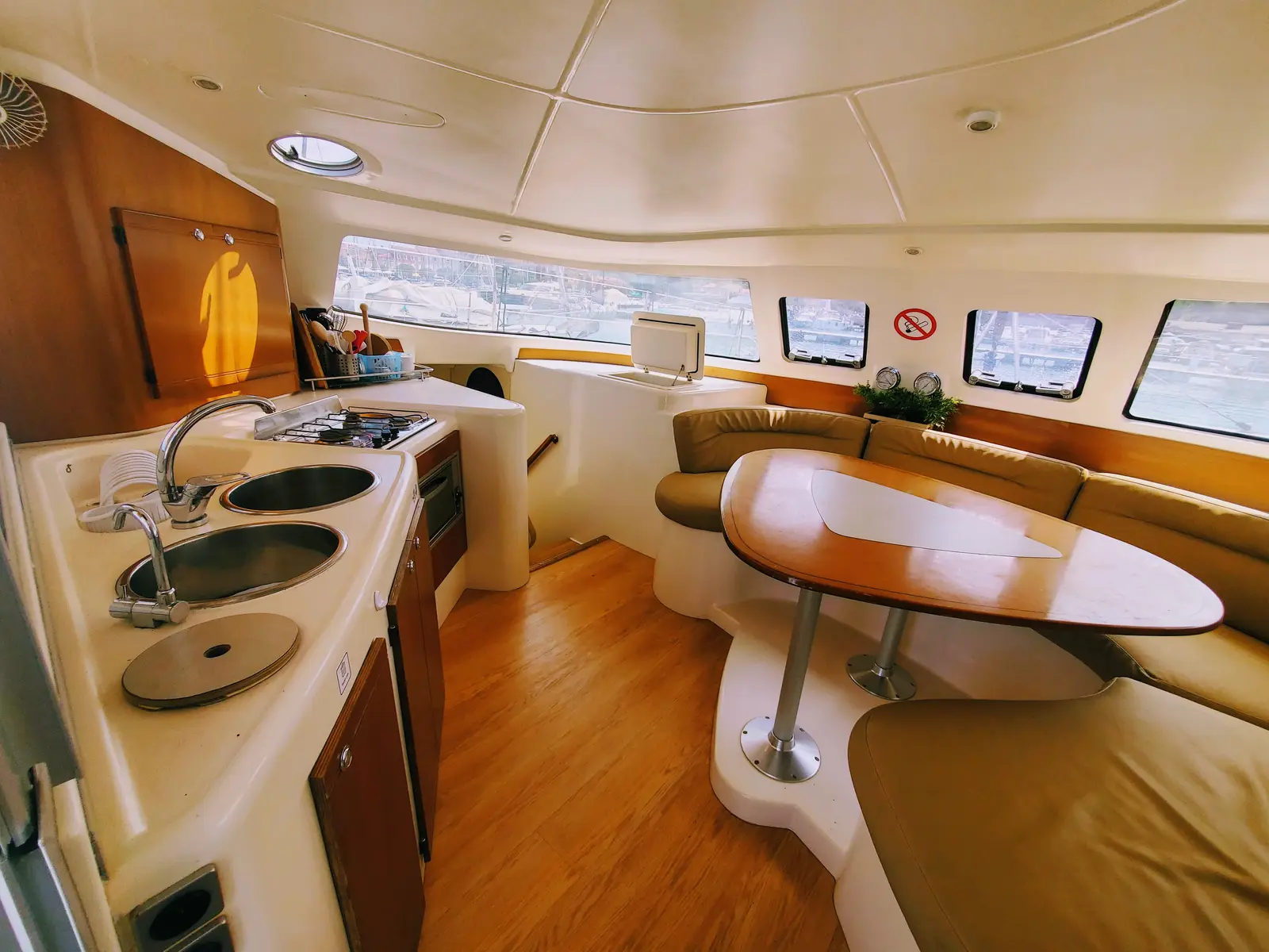 Sampei, Interior image