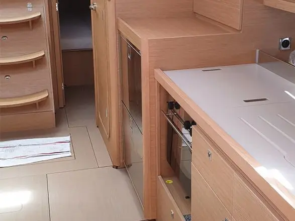 Avajava, Interior image