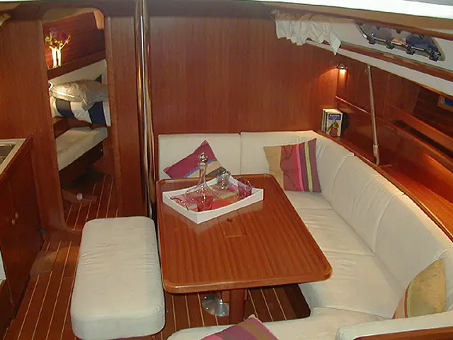 Erica, Interior image