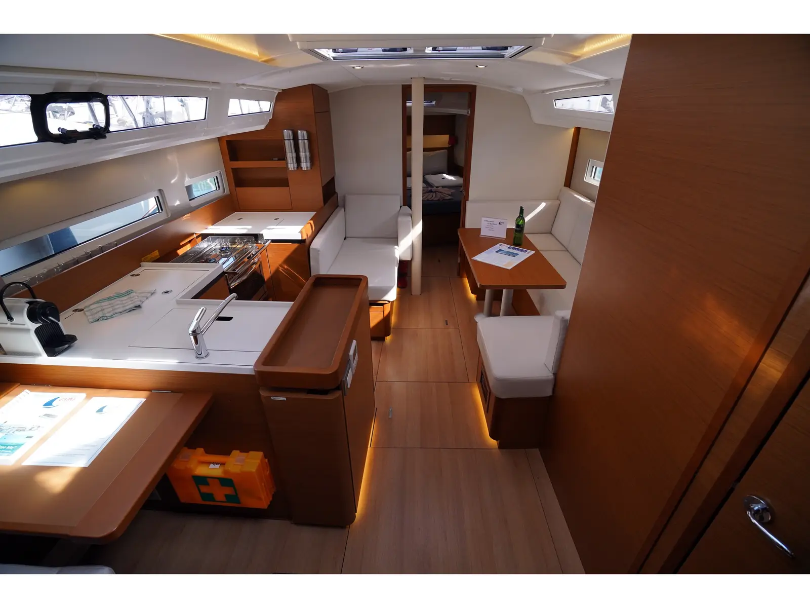 Free Me, Interior image