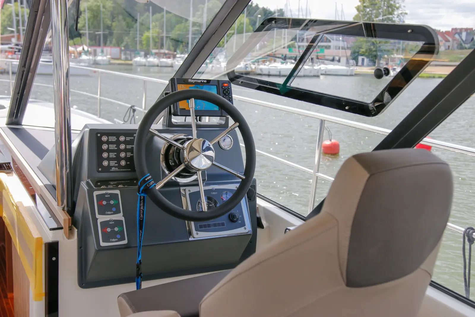 Nautika 1300 Royal, Foto 10