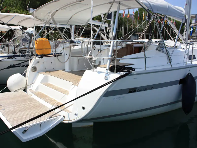 Sail Bravo, Main image