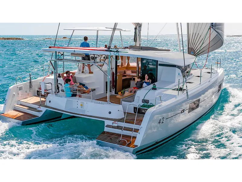 Sunshine, Lagoon 42