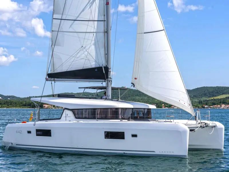 Stella, Lagoon 42