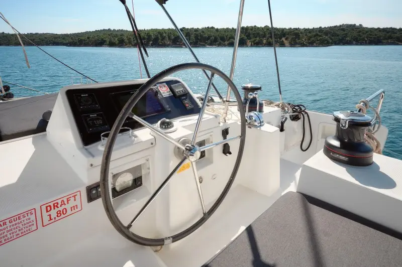 Zuzo 2, Lagoon 450