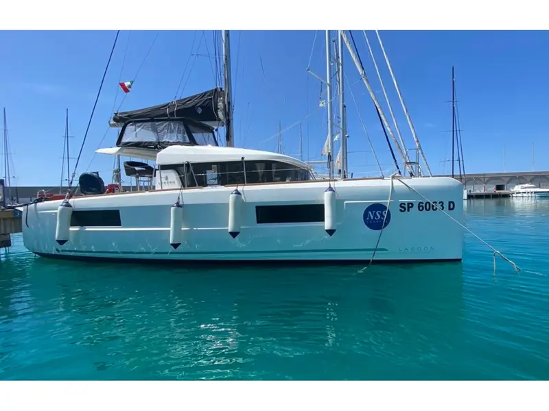 Orso di Mare, Lagoon 40