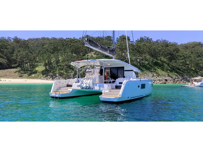 Verne, Lagoon 42