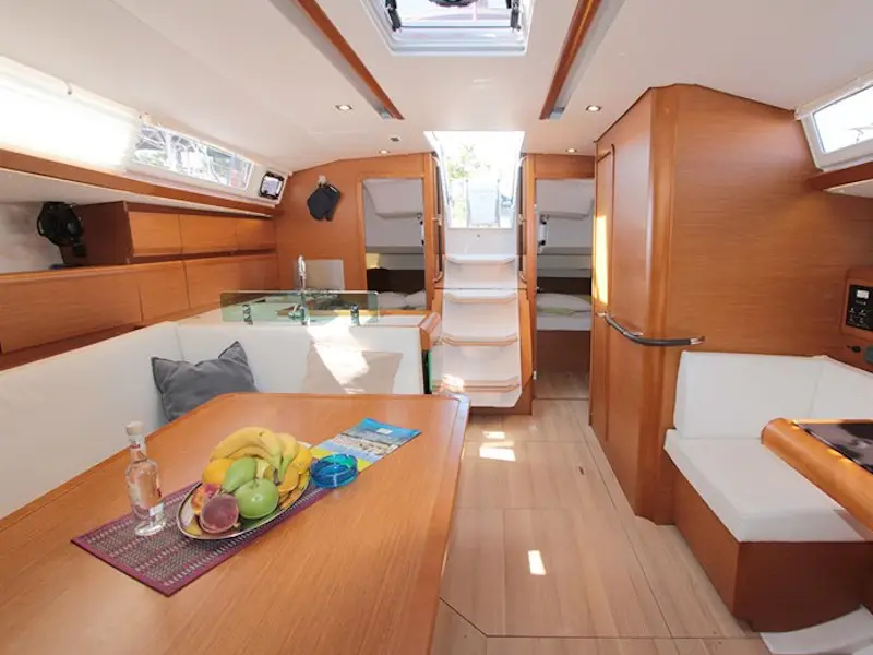 AF-SO449, Interior image