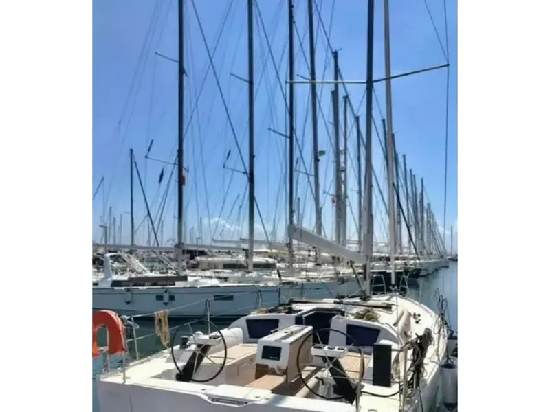 Orsalia, Main image