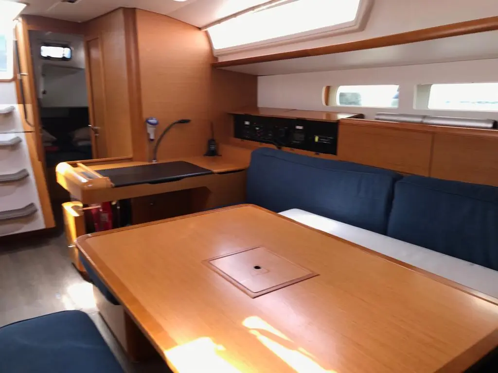 Alboran Cognac (Majorca), Interior image