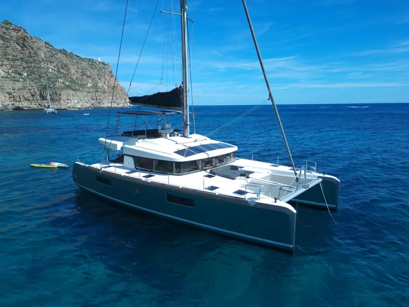 GOA 10, Main image