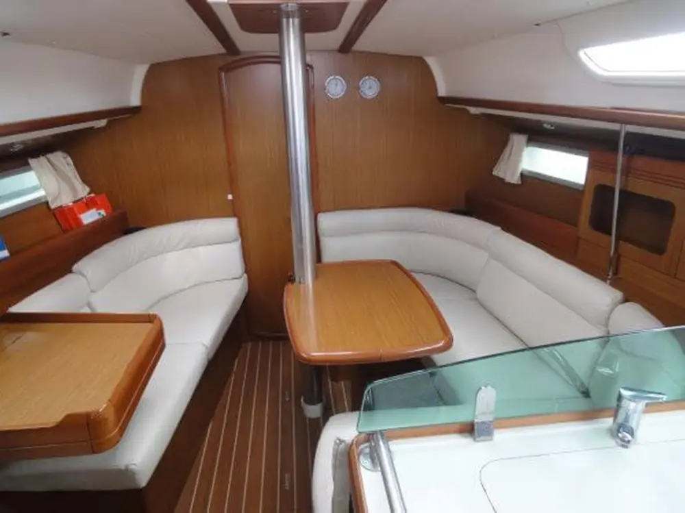 Celeste, Interior image