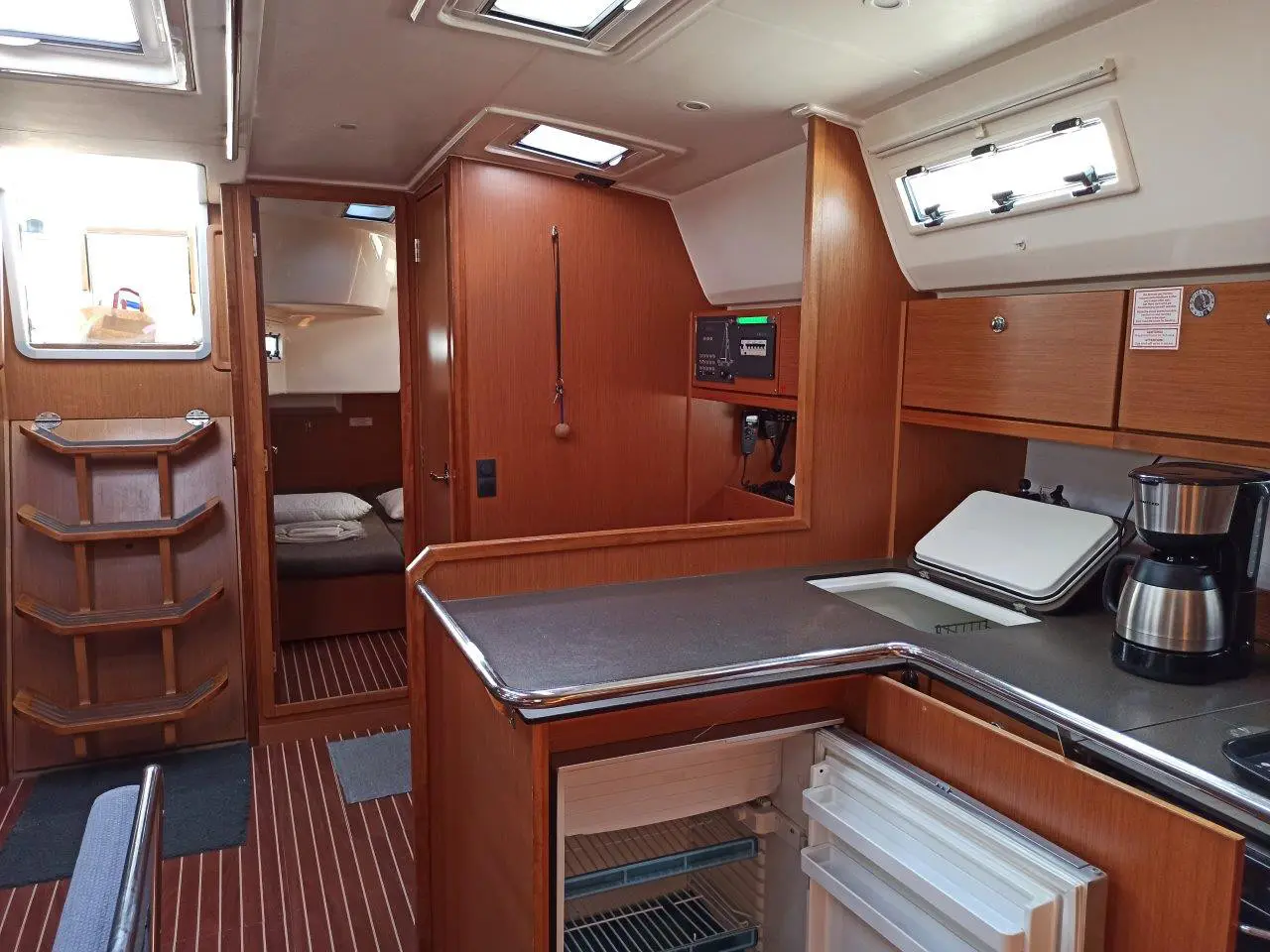 Saffron, Interior image
