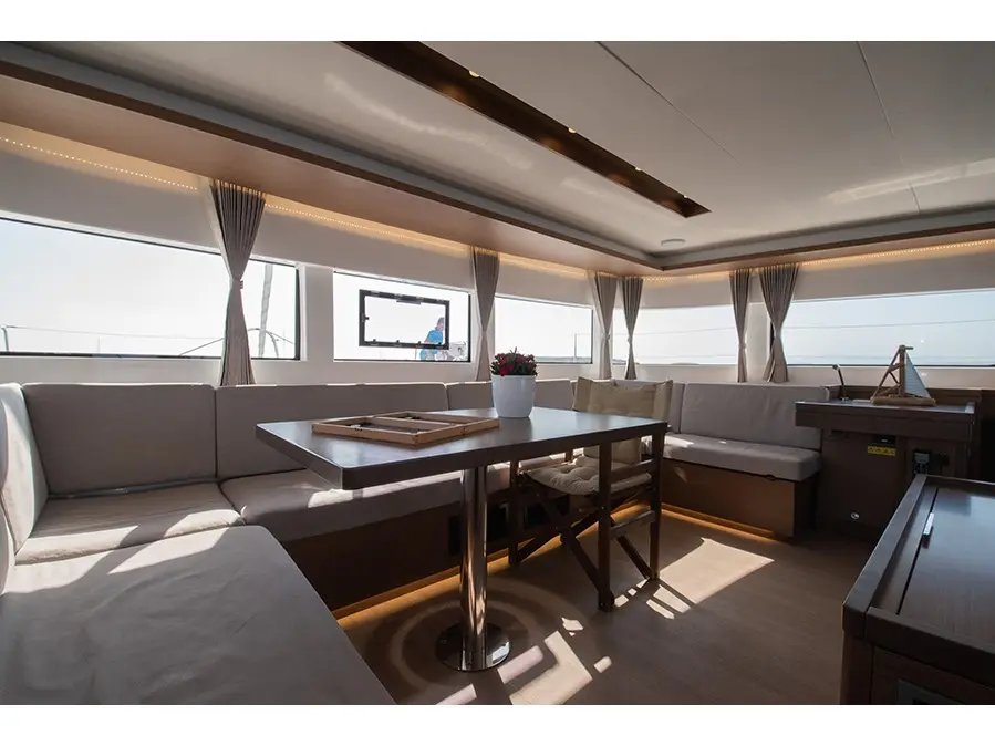 For Sail Again - Green Wave, Interior image