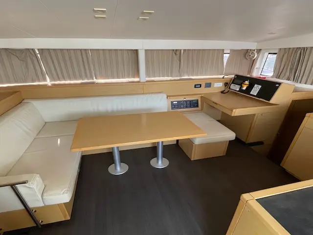 Stefania, Interior image