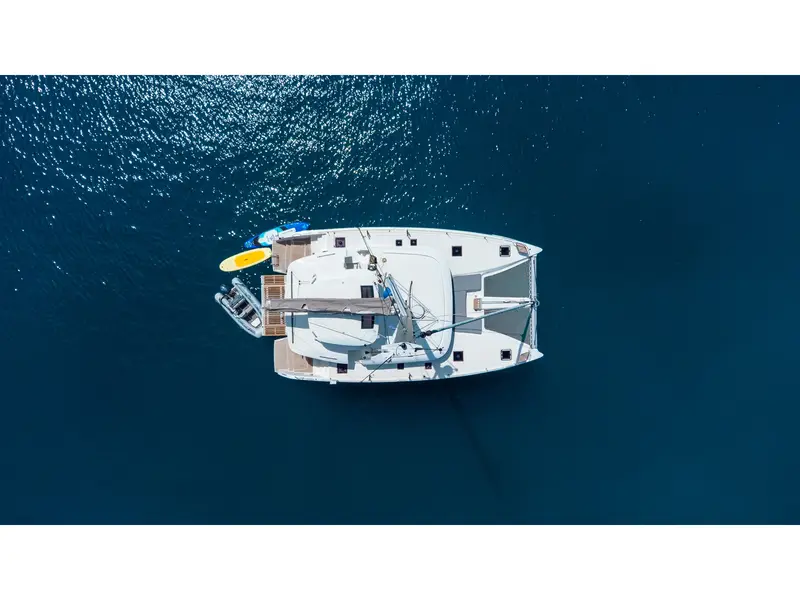 M&M, Main image