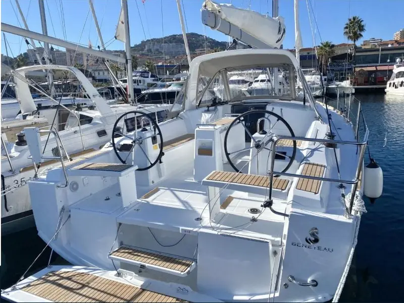 Maximus, Main image
