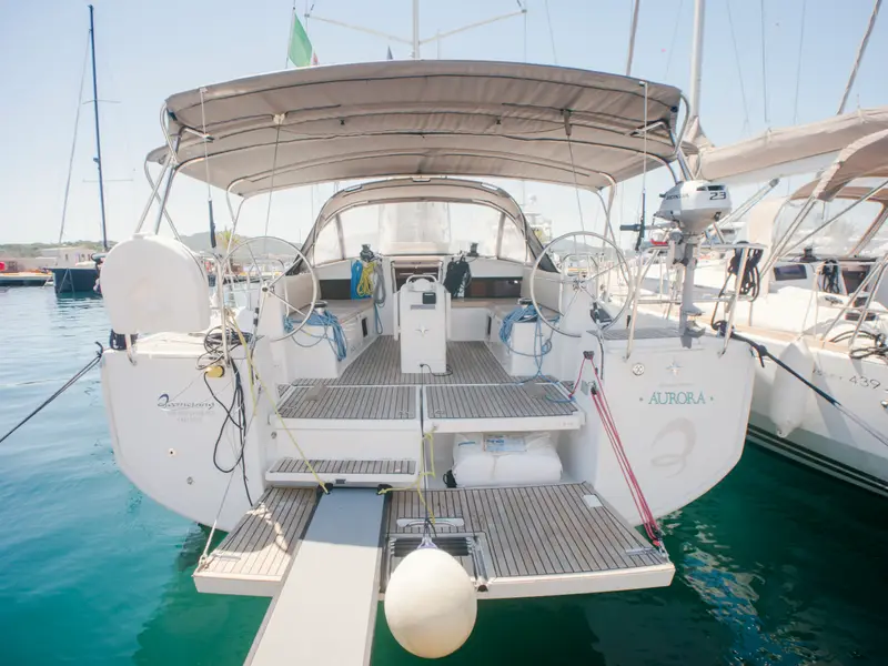 Aurora, Sun Odyssey 490