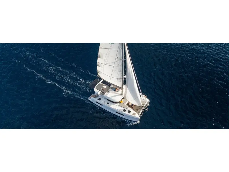 Saudade II, Lagoon 38