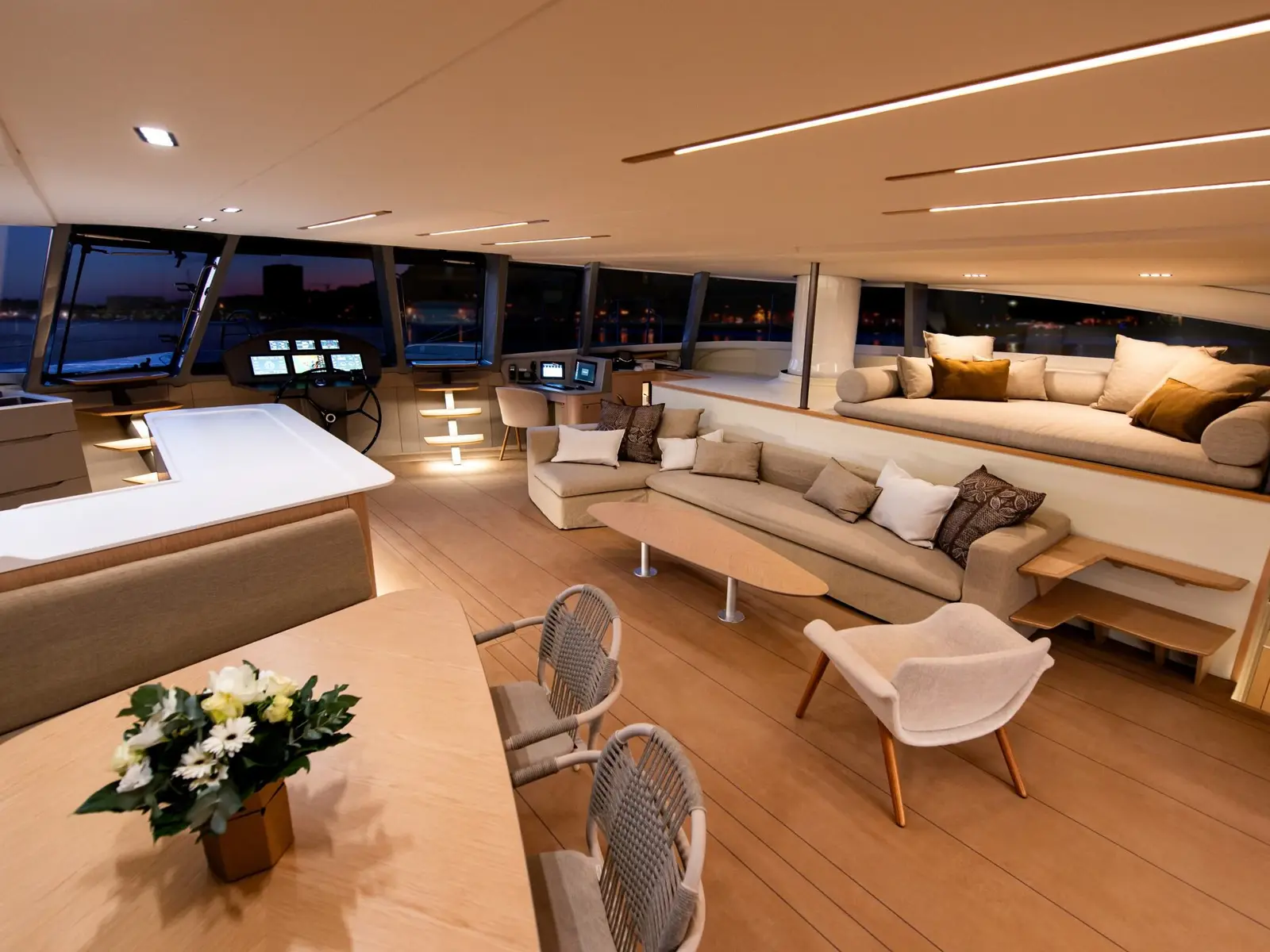 Ganany, Interior image