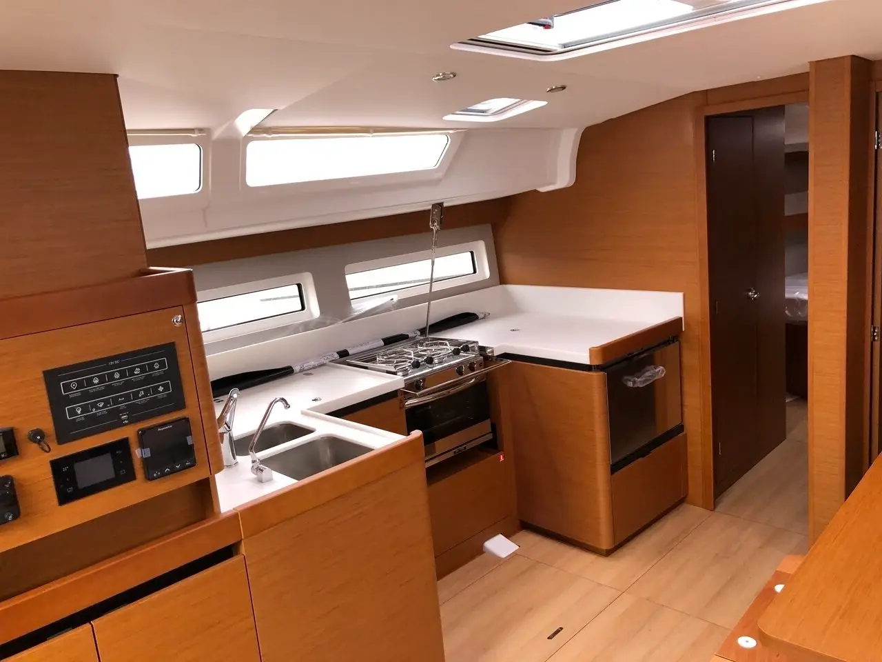 Aqua Fun, Interior image