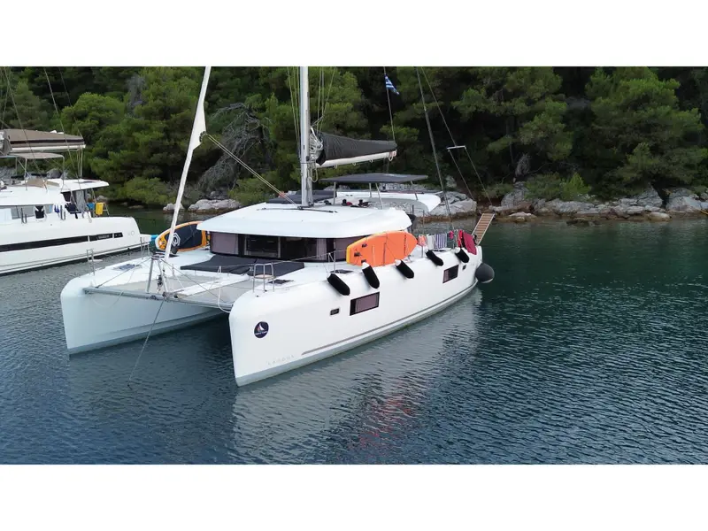 Marina 3, Lagoon 42