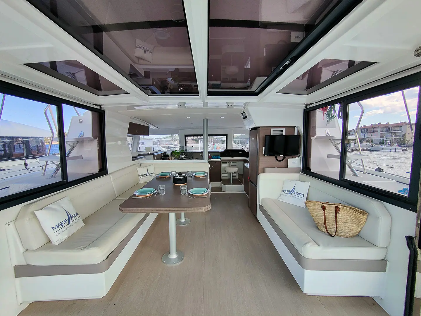 Poseidon, Interior image