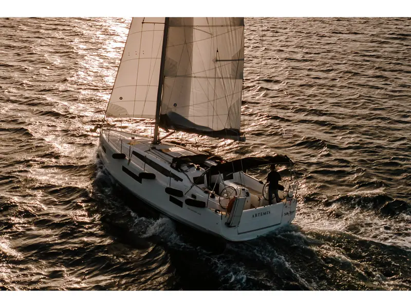Artemis, Sun Odyssey 410