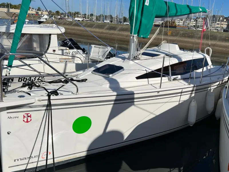 Alyzee, Maxus 26 Standard
