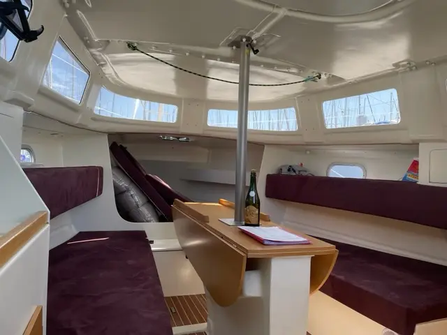 Aliex, Interior image