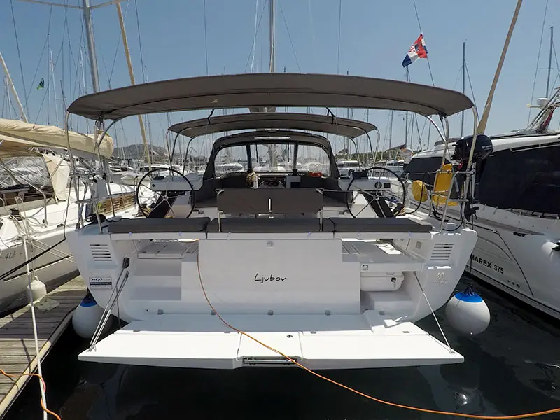 Ljubov, Dufour 470