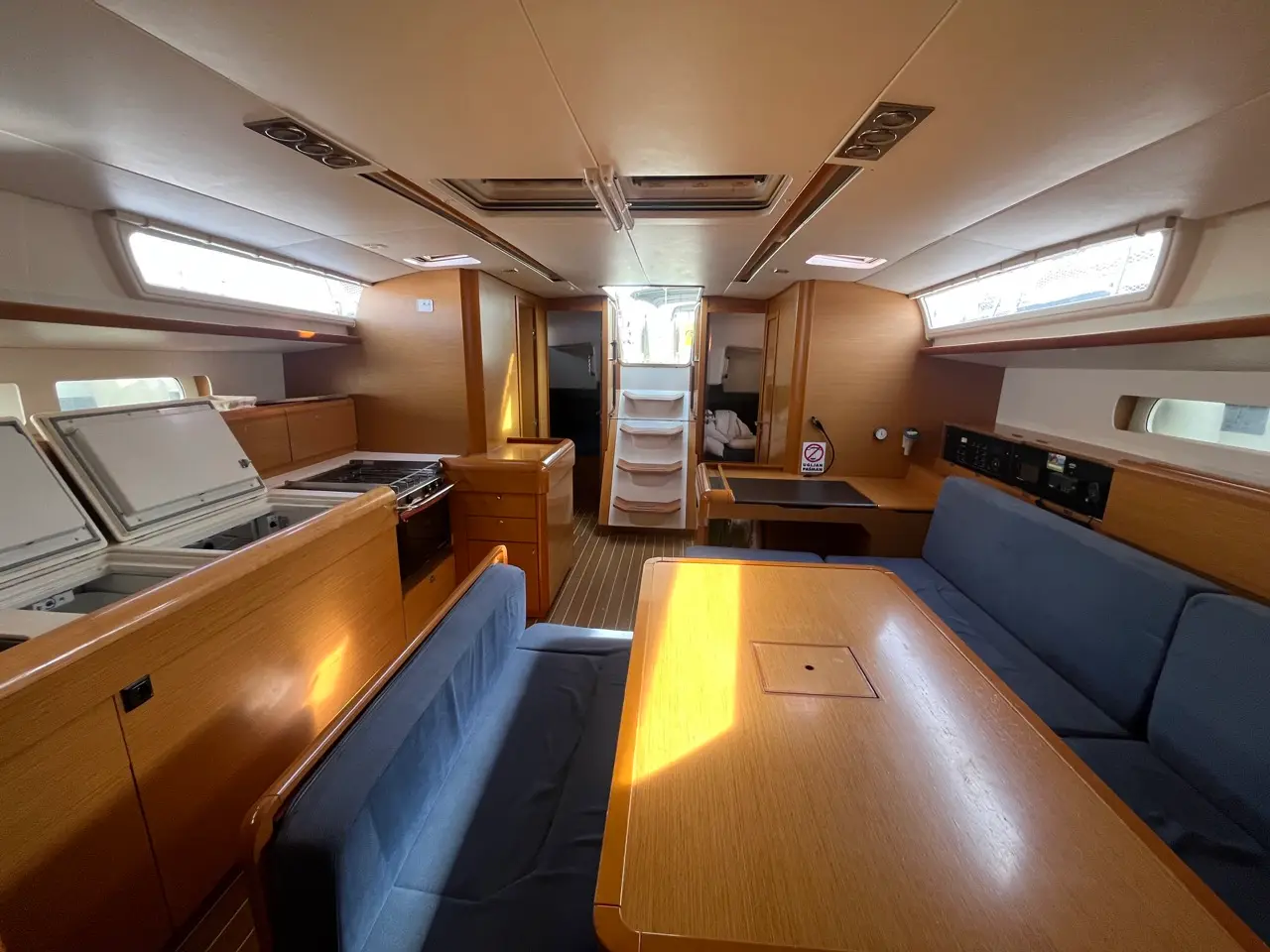 KATRINA, Interior image