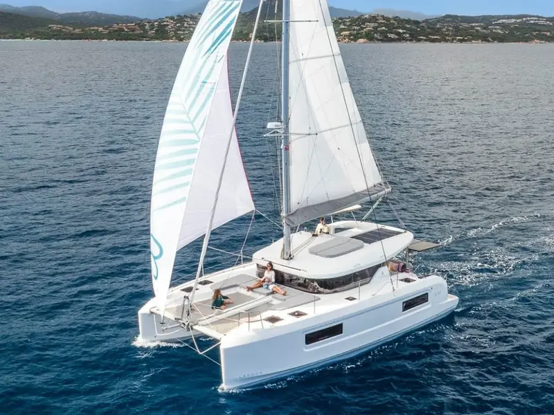 APPLE, Lagoon 38