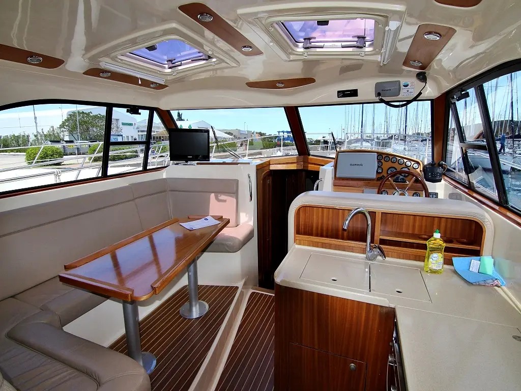 BIANCA, Interior image