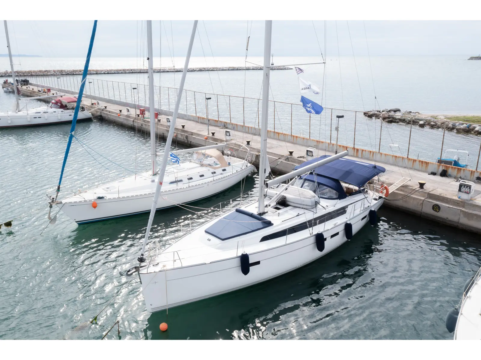 Blue-D, Main image