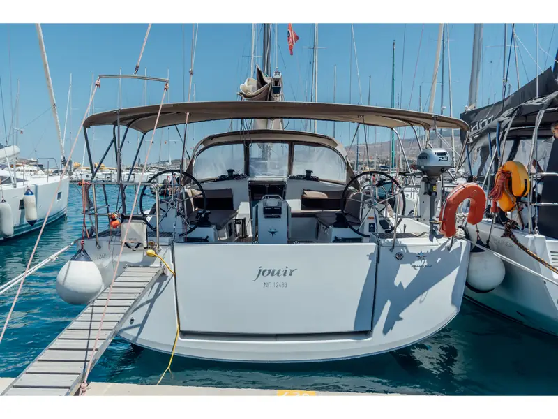 JOUIR, Sun Odyssey 490