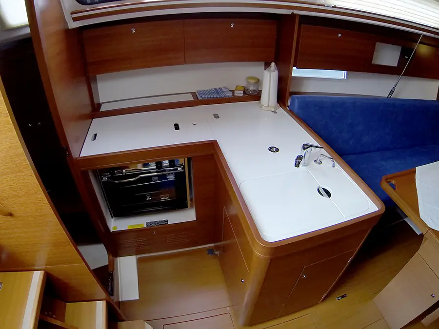 Lara, Dufour 335 GL galley