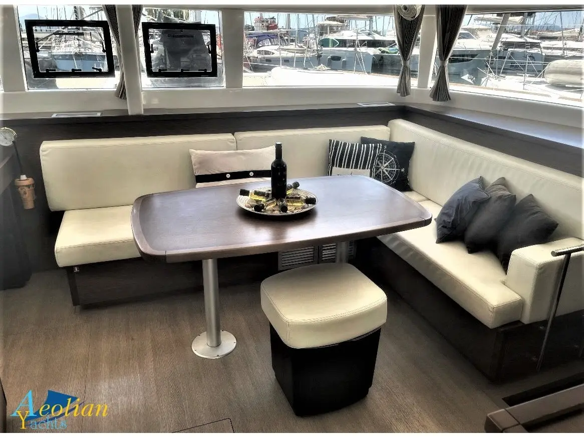 Aeolian Dream, Interior image