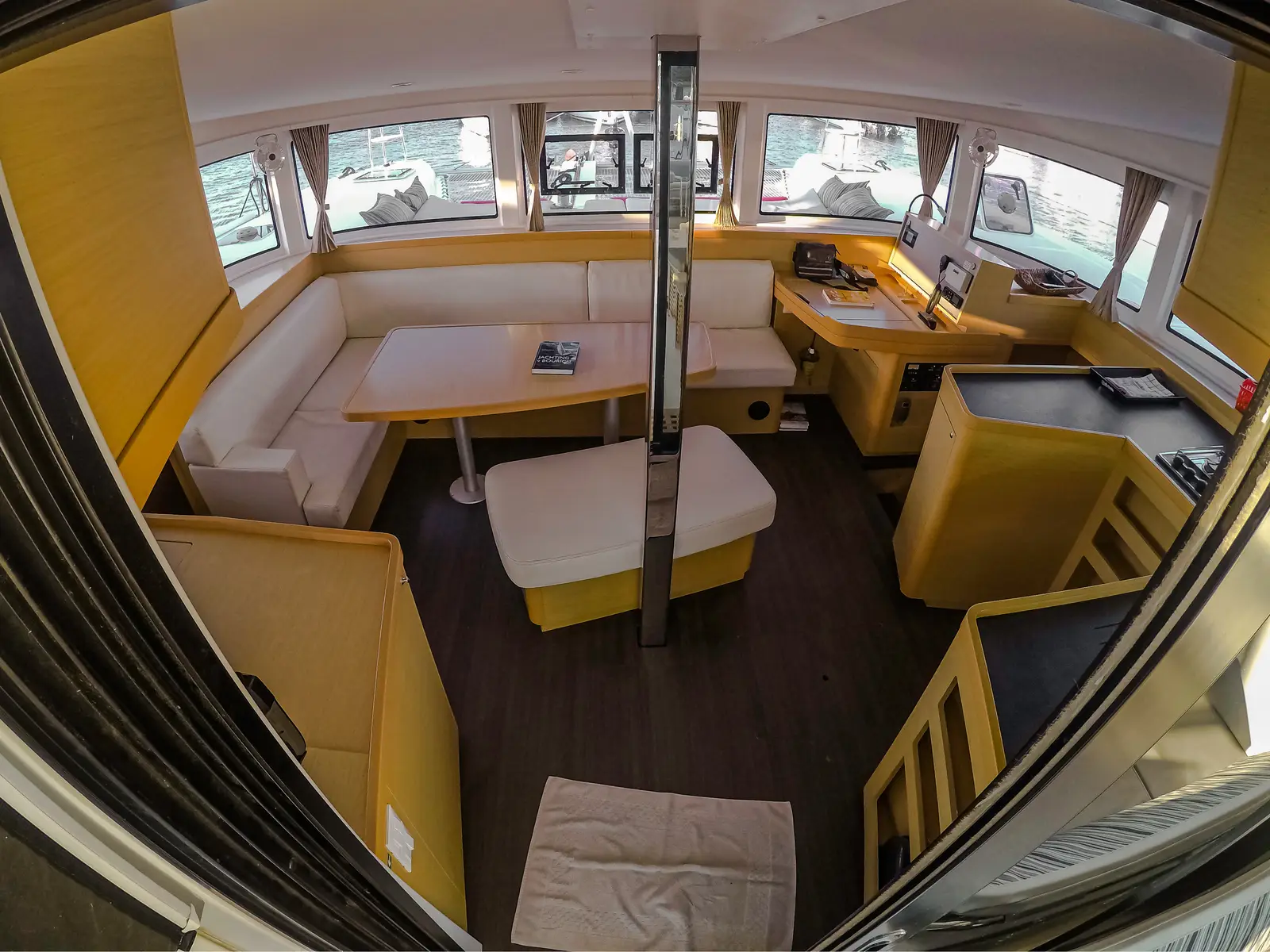 Chamotte, Interior image