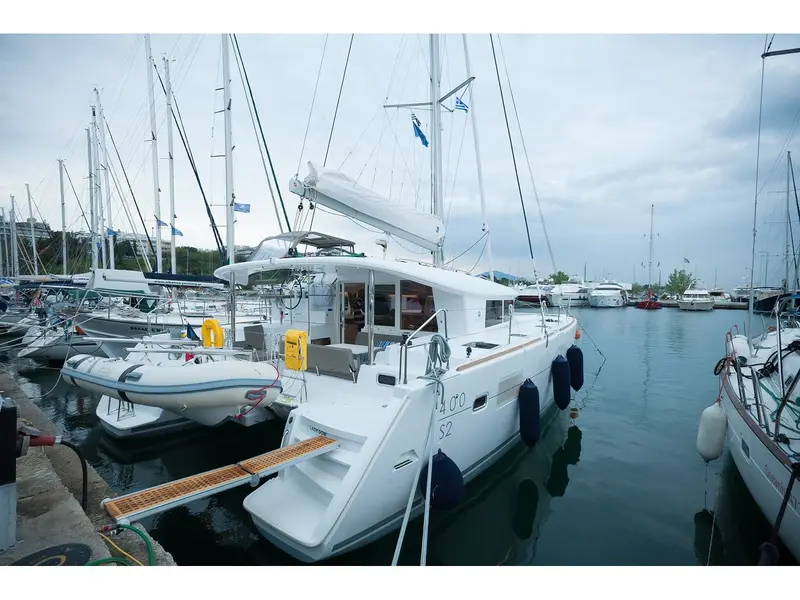 Lady Dom, Lagoon 400 S2