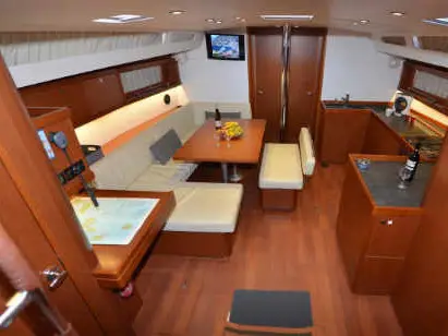 Pherousa, Interior image