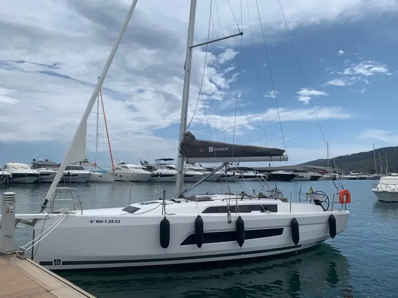 SIRIUS, Dufour 37