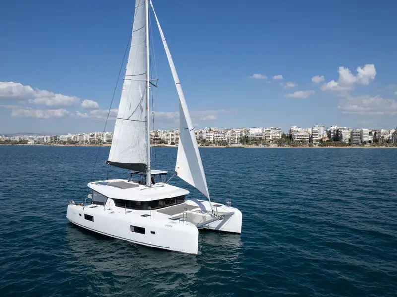 Utopia, Lagoon 42