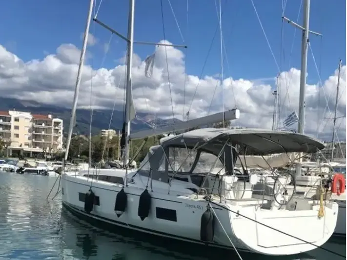 Glykeria, Main image